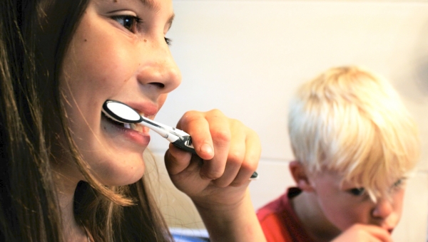 Caries infantiles: la importancia de cuidar los dientes de leche